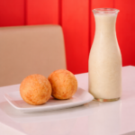 Buñuelos y batido de avena